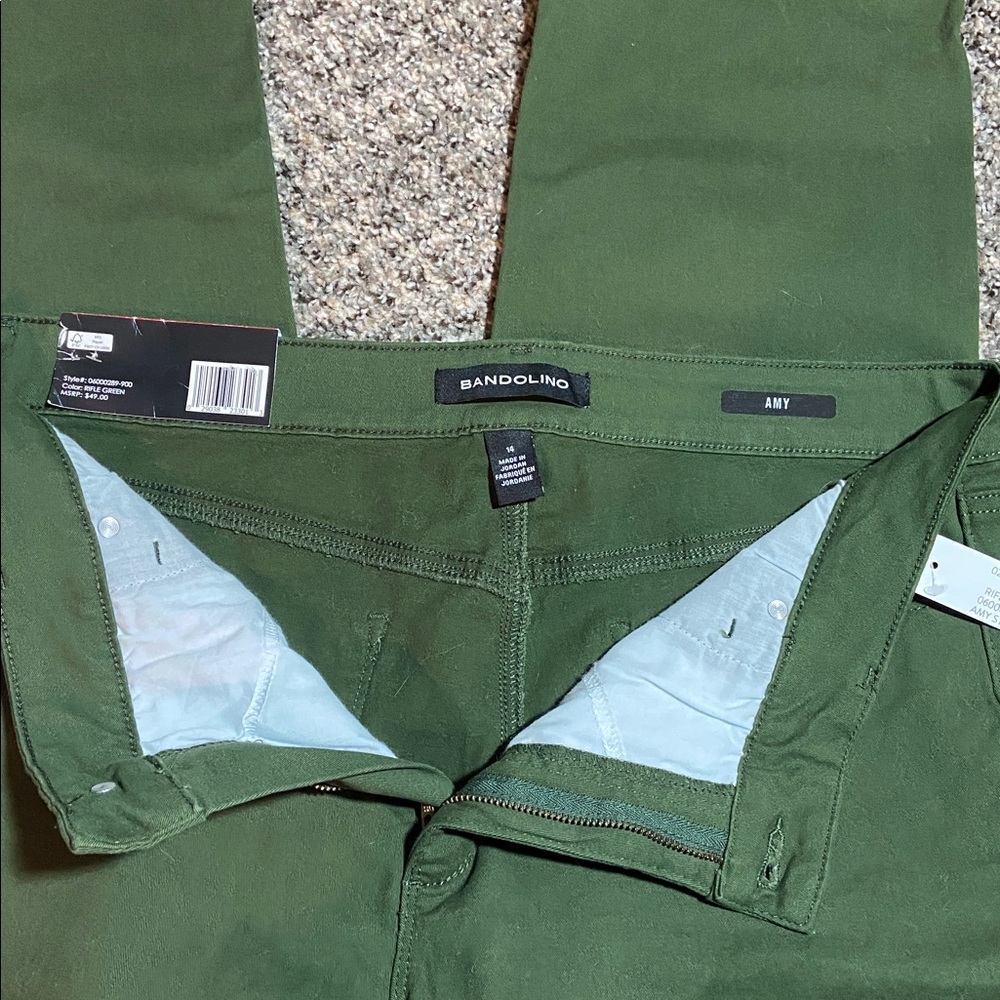 Bandolino Amy Straight Leg Rifle Green Jeans NWT - Picture 2 of 9